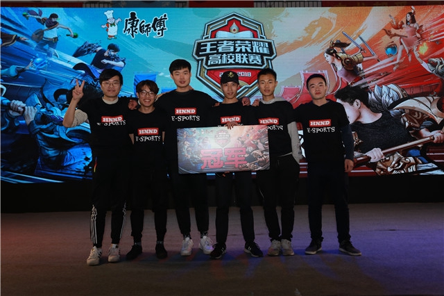 不仅体现在 不仅体现在